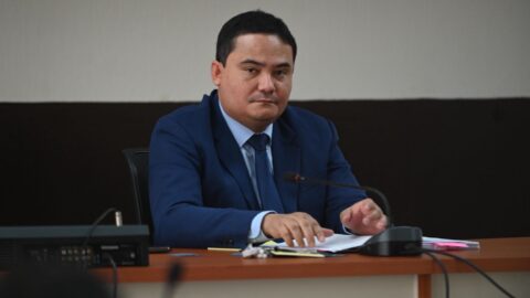 Unión Europea desmiente al juez Fredy Orellana y confirma que las sanciones en su contra siguen vigentes