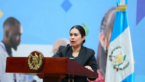 Exviceministra Claudia Palencia se entrega a la justicia por caso de fugas en Fraijanes II