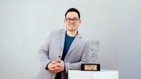 Costarricense gana Premio Mario Monteforte Toledo